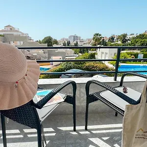 Hawaii 1st Floor Burriana, Apartamento Nerja